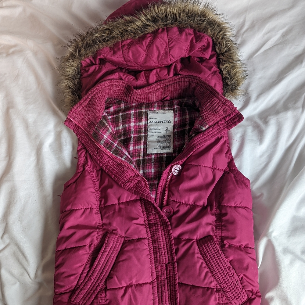 2000's Women's Aeropostale Fuchsia Hooded Vest with Faux Fur Trim Plaid Inside